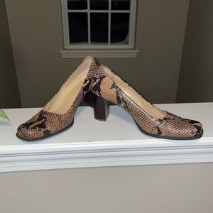 NINE WEST Snake Skin Leather upper with stacked heel